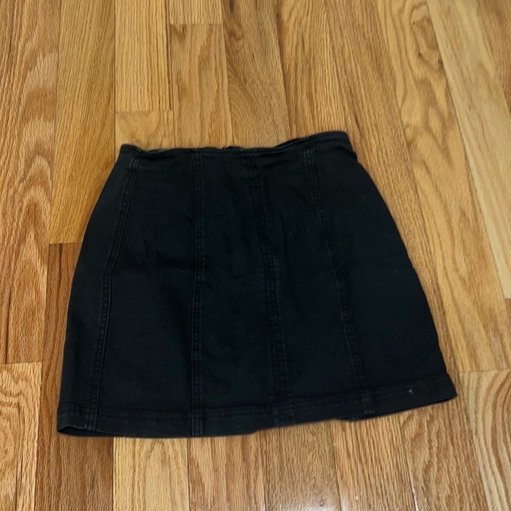 Kendall & Kylie black skirt